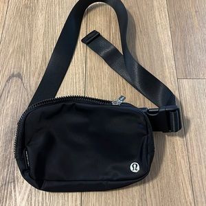 Lululemon crossbody Belt Bag